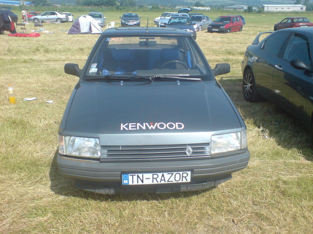 RENAULT 21 sedan